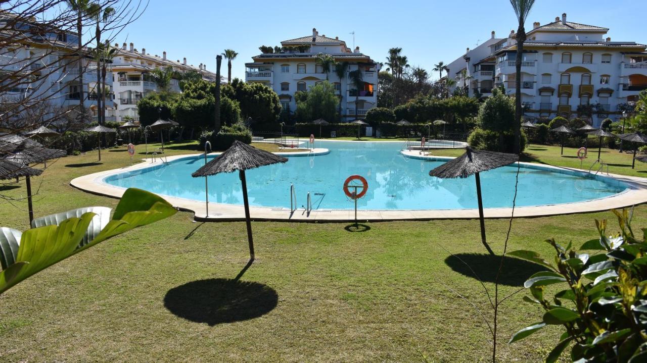 Dama Boutique Apt Marbella Exterior photo